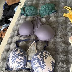 Victoria’s Secret wired bras size 36D