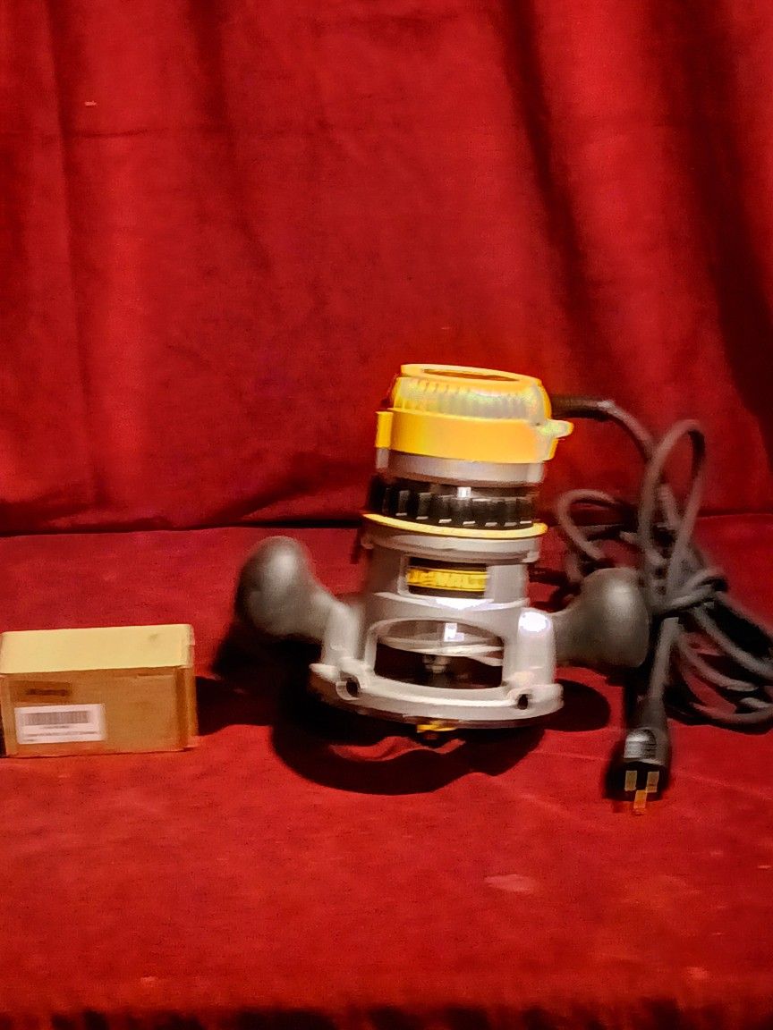 DEWALT Router, Fixed Base, 1-3/4-HP (DW616), Yellow