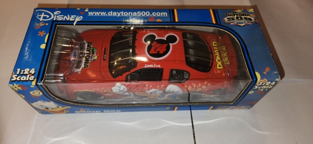 2003 Team Caliber DISNEY DONALD DUCK 1:24 scale 2004 DAYTONA 500