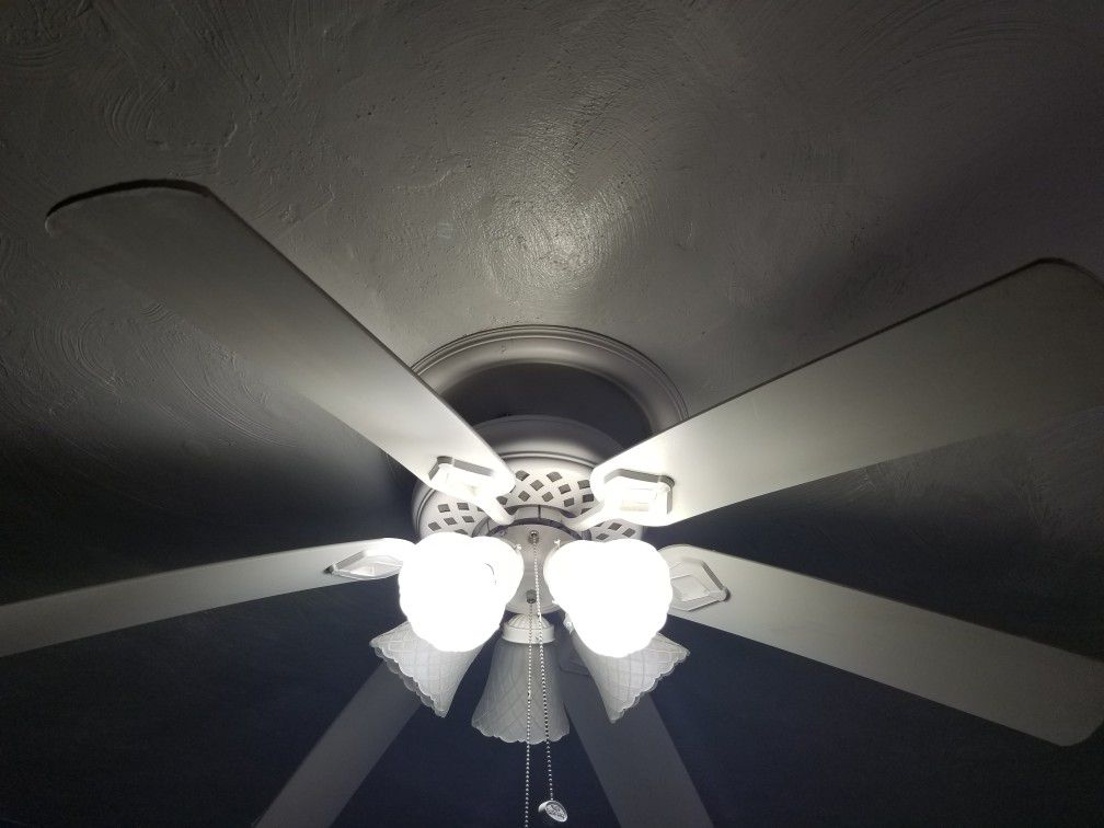 52" White Ceiling fan With Lights