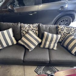 Couch And Love Seat Set 