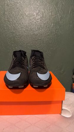 Kids soccer cleats