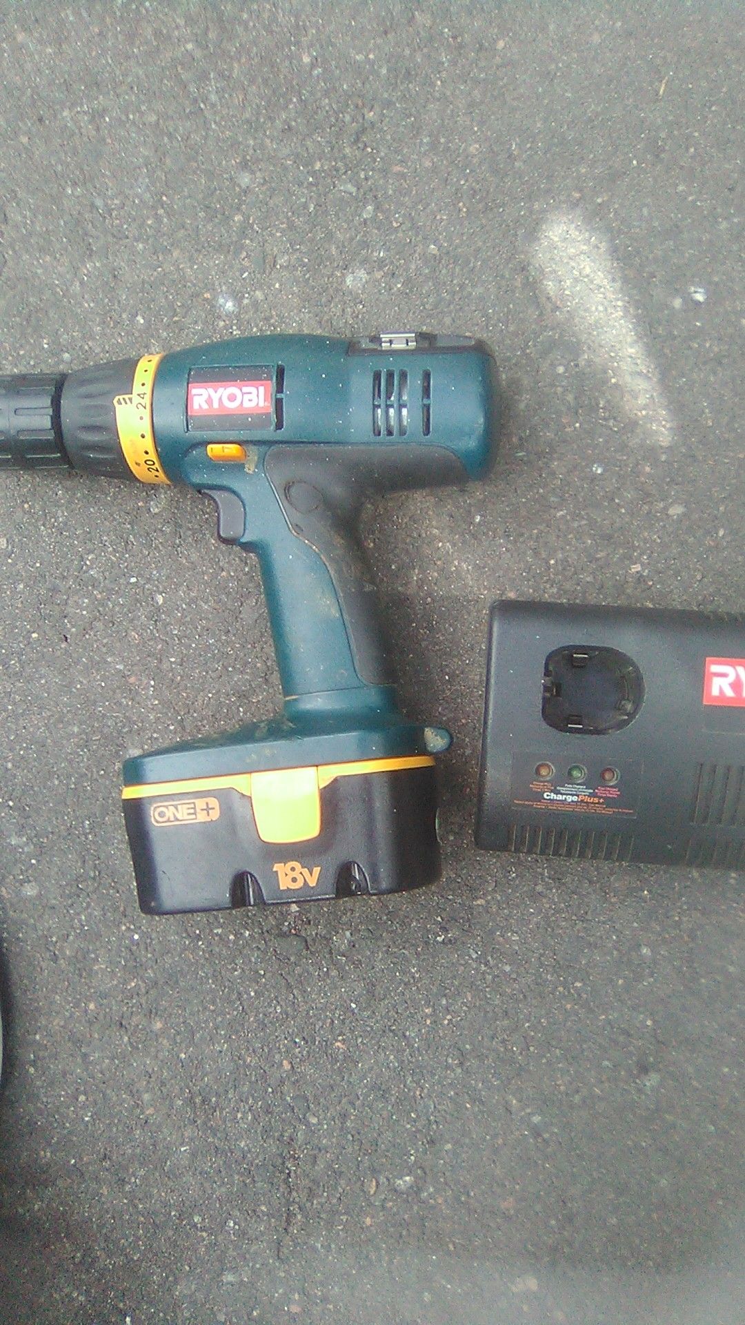 18v Ryobi drill and charger