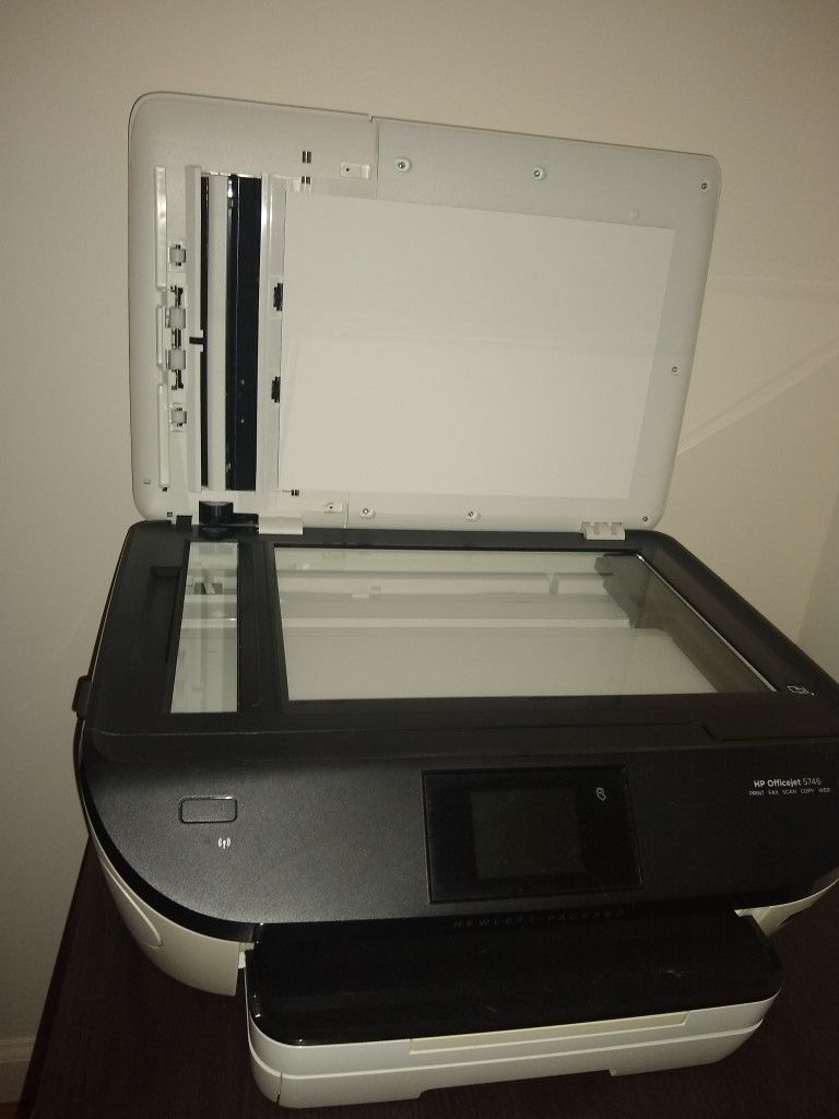 HP office 5746 - Printer, Scanner, Copier, Fax, Web
