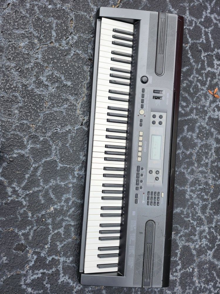 Casio WK-110 Arranger Synthesizer Keyboard