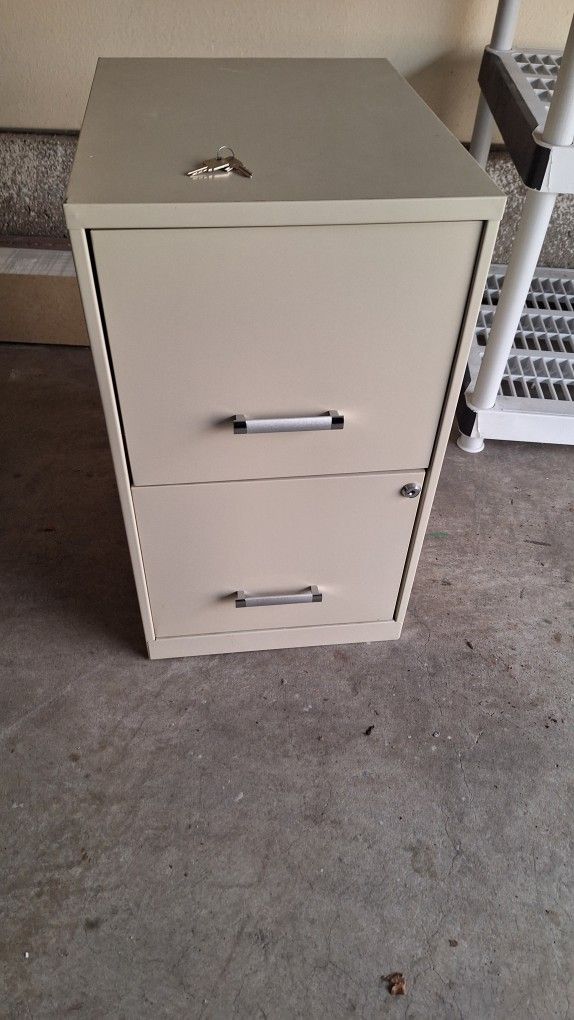 2 Drawer Filing Cabinet (FREE)