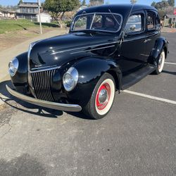 Beautiful 1939 Ford Sedan Deluxe