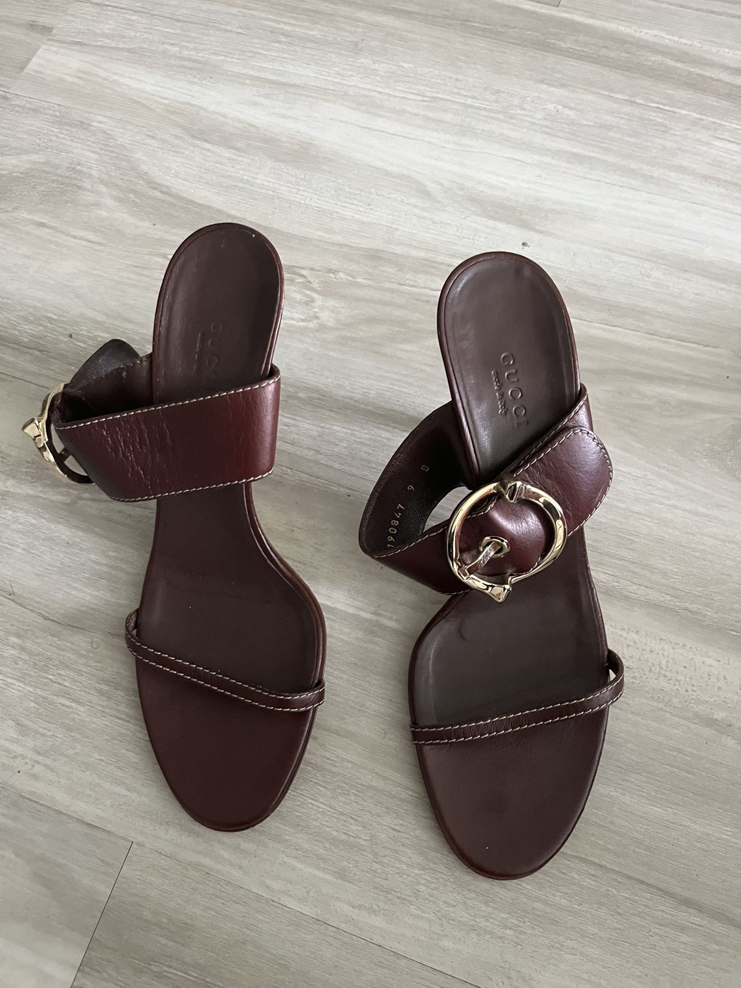 Burgundy Gucci Leather Sandals Women's Size: 9B