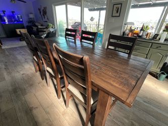 Dining Table and 6 Chairs