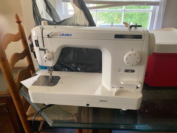 Juki tl98e sewing machine like new for Sale in Huntsville, AL - OfferUp