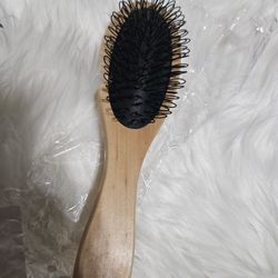 Brush for Hair extensions, wigs, natural hair and synthetic wigs.