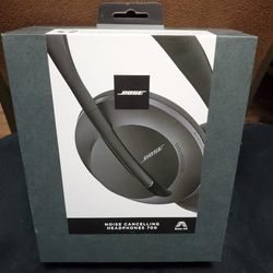 NIB Bose Noise Cancelling Headphones 700. FIRM PRICE.