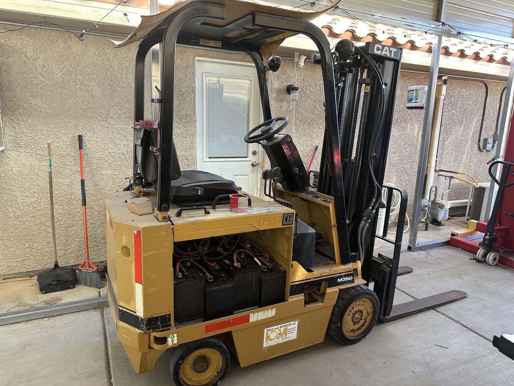 Electric Caterpillar Forklift M35D