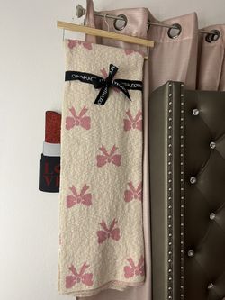 Bow Blanket 