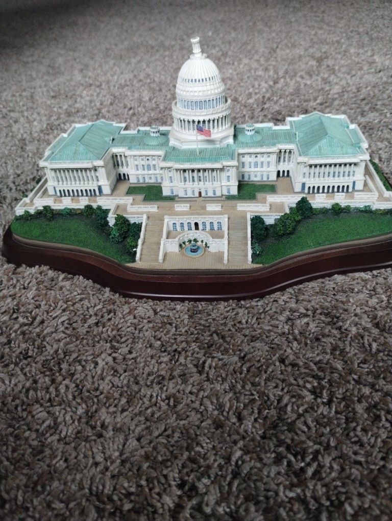THE US CAPITOL Replica (Danbury Mint)