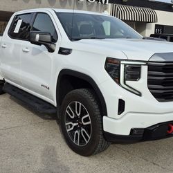 2023 GMC Sierra 1500 Crew Cab AT4