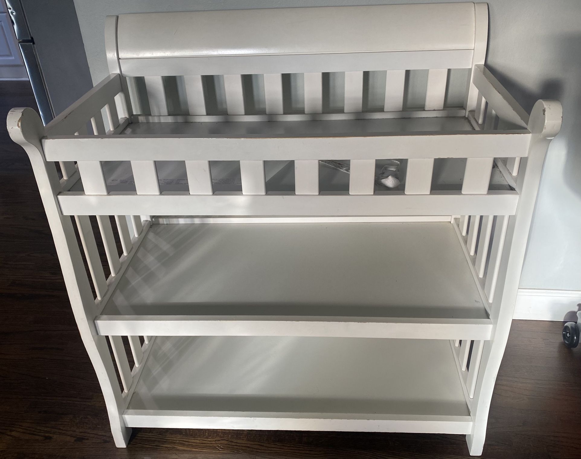 Free Changing Table