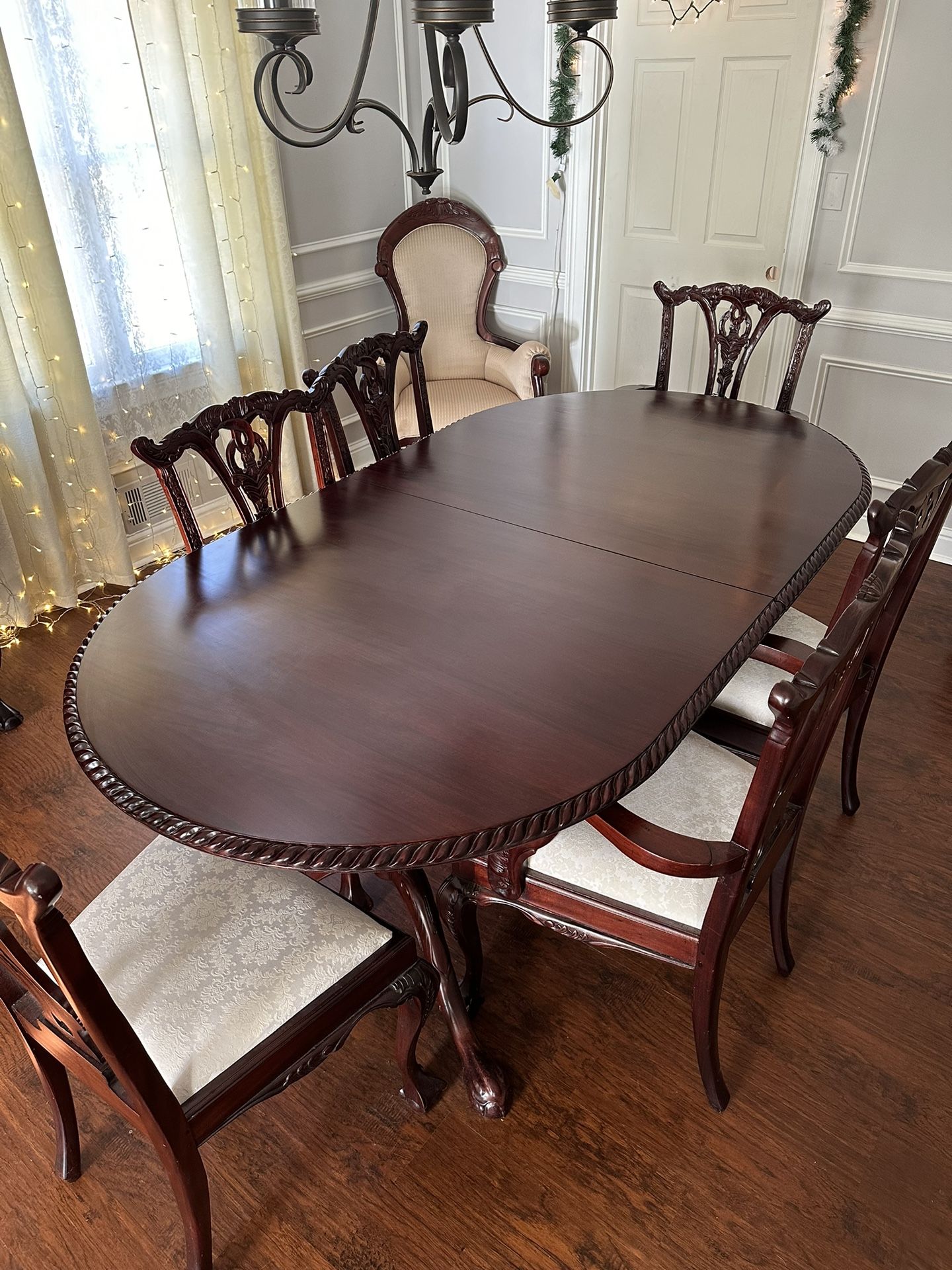 Beautiful Victorian Fine Dining Table And Chairs