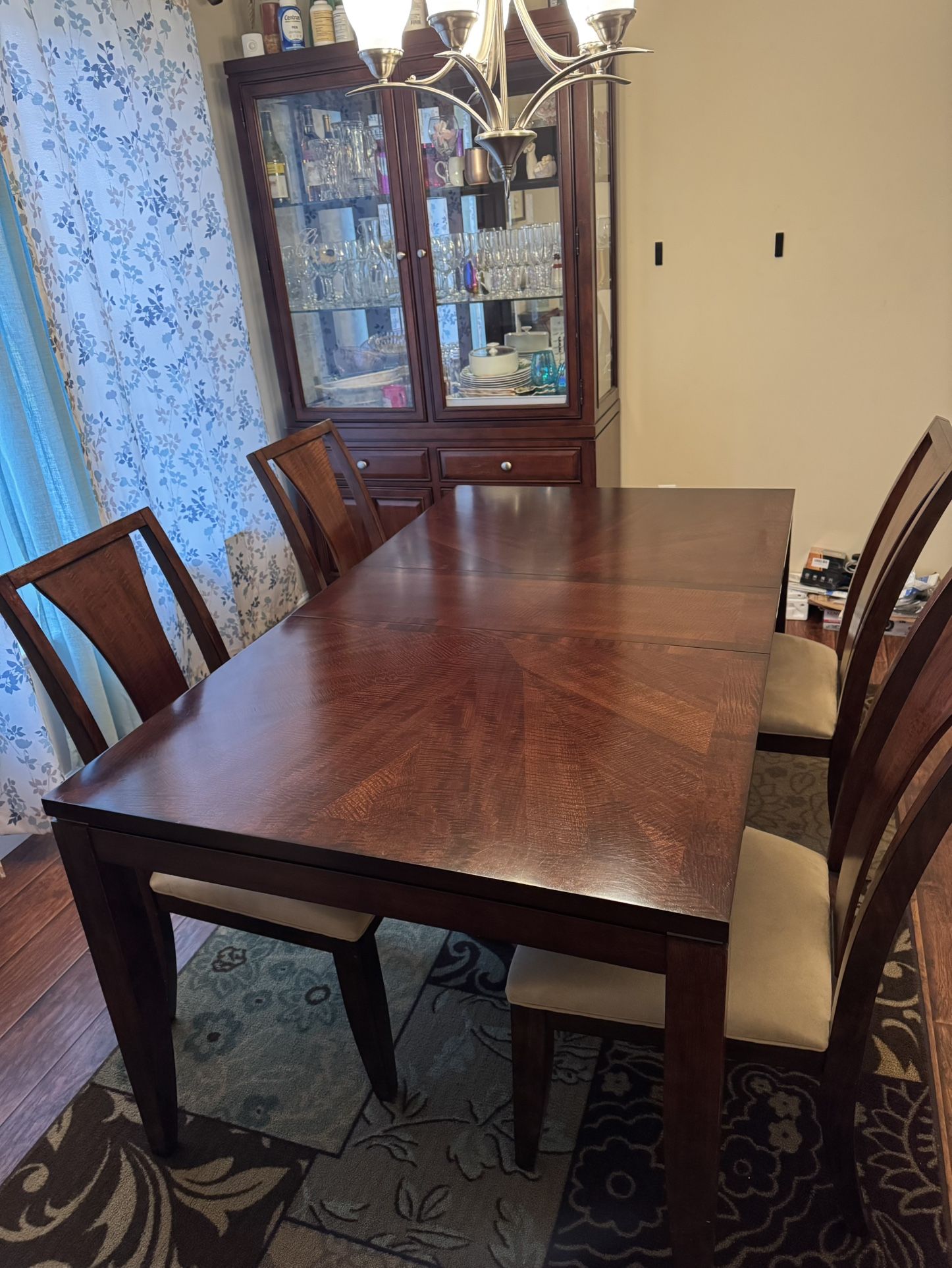 Dining Room Set with Hutch