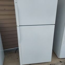 Whirlpool Refrigerator 33"w 66"h 