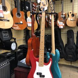 Red / White Peavey Fury 4-String Bass Guitar 