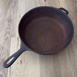 Vintage Unmarked 10 1/2 Inch Chicken Fryer 