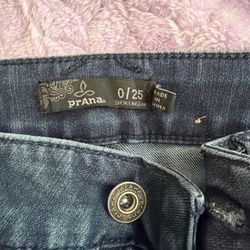 Low-rise blue denim jeans
