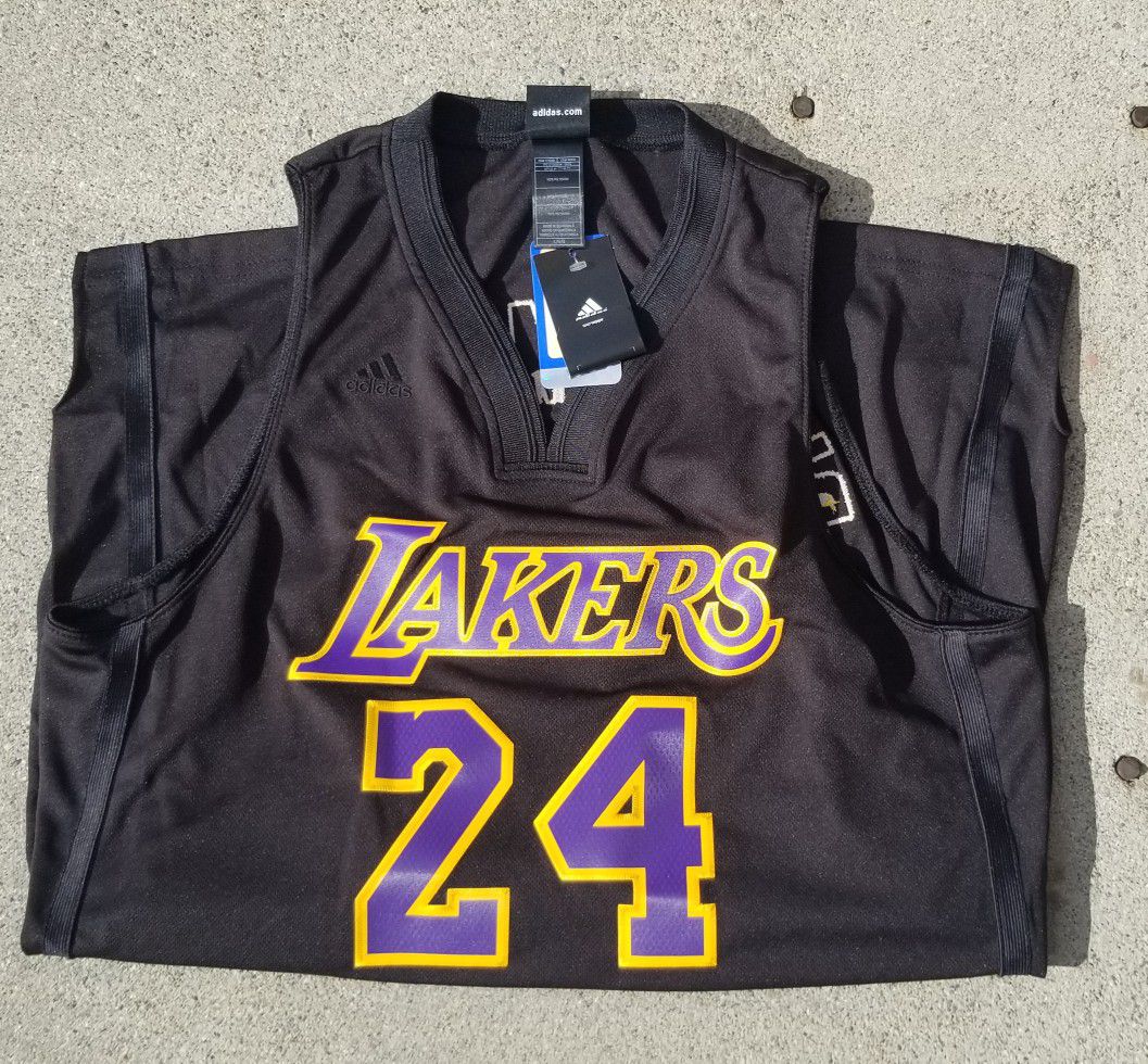 LA Lakers Kobe Bryant 60th Anniversary Edition 07/08 Season Jersey L XL for  Sale in Norwalk, CA - OfferUp