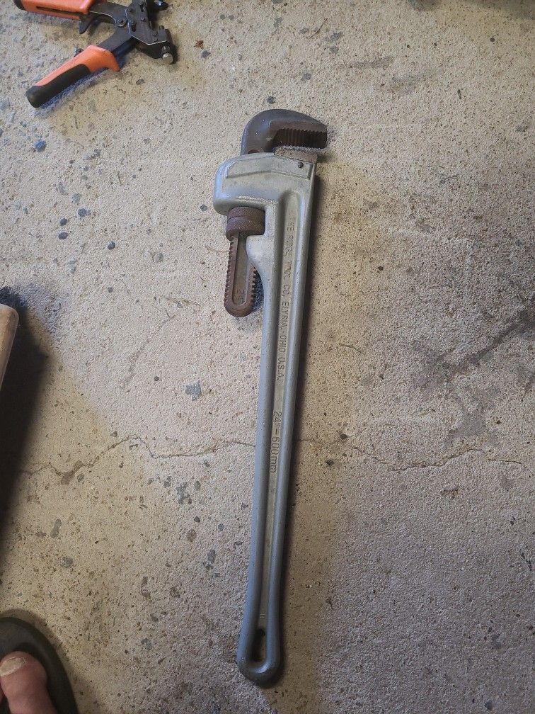 24in Ridge Pipe Wrench