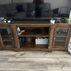 Free Entertainment Stand
