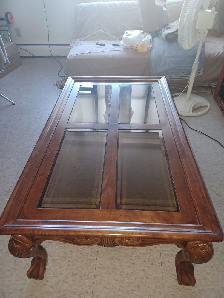 Solid Wood Living Center Table,still Looking Good 56 Inch Long, 29 Inch Wide Only Pick Up