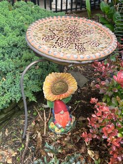 Bird bath with mosaic clay tray