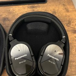 Panasonic RP-HC700 Wired Headphones with Case 
