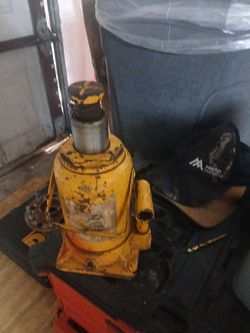 Bottle jack