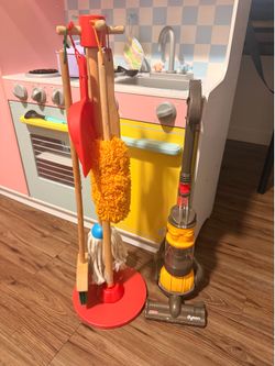 Melissa & Doug cleaning set and vacuum