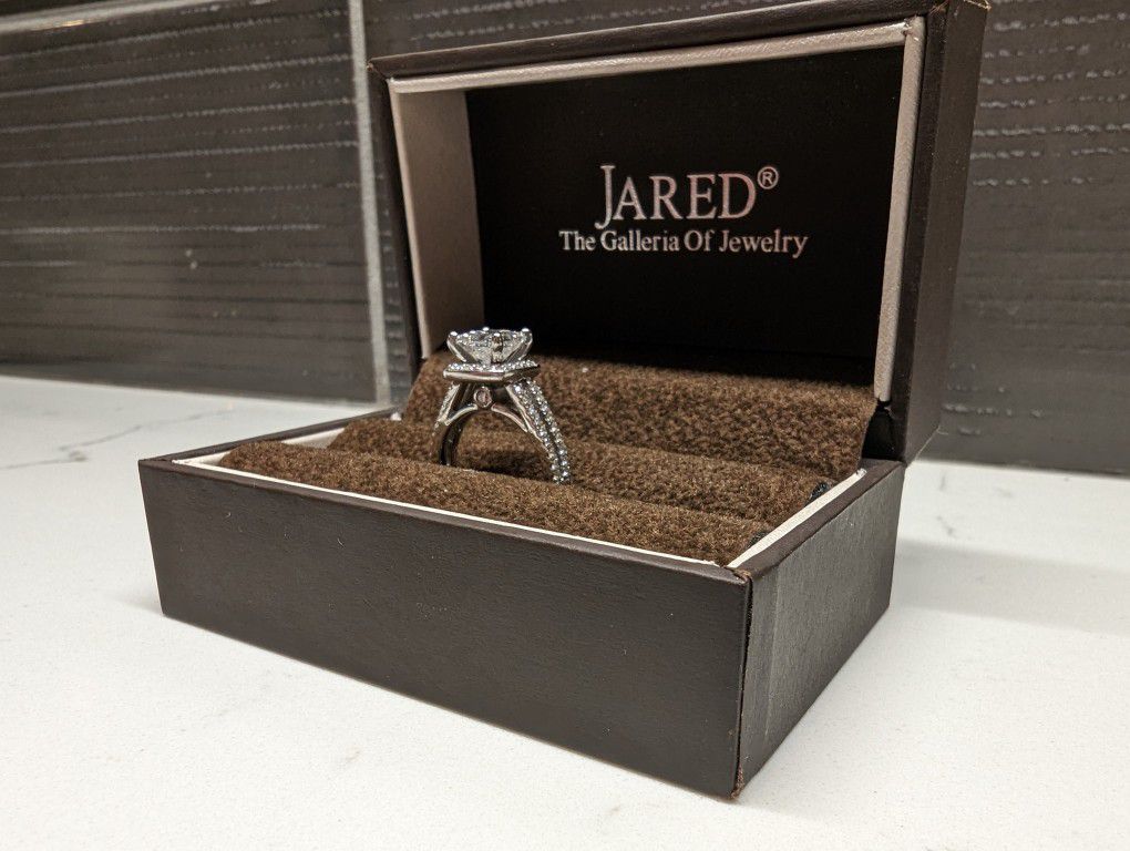 Beautiful 1.24 Carat Engagement Ring