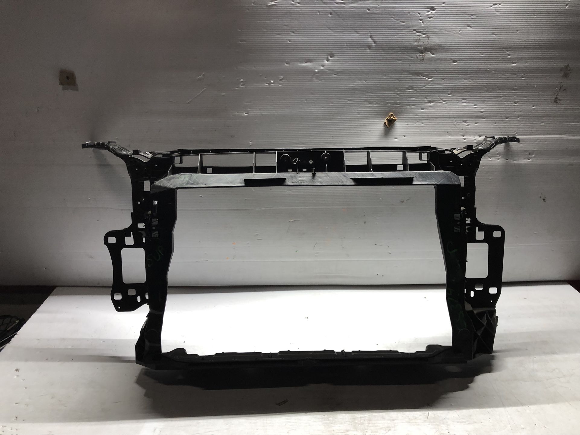 2019 2020 2021 2022 Audi Q3 Radiator Core Support 