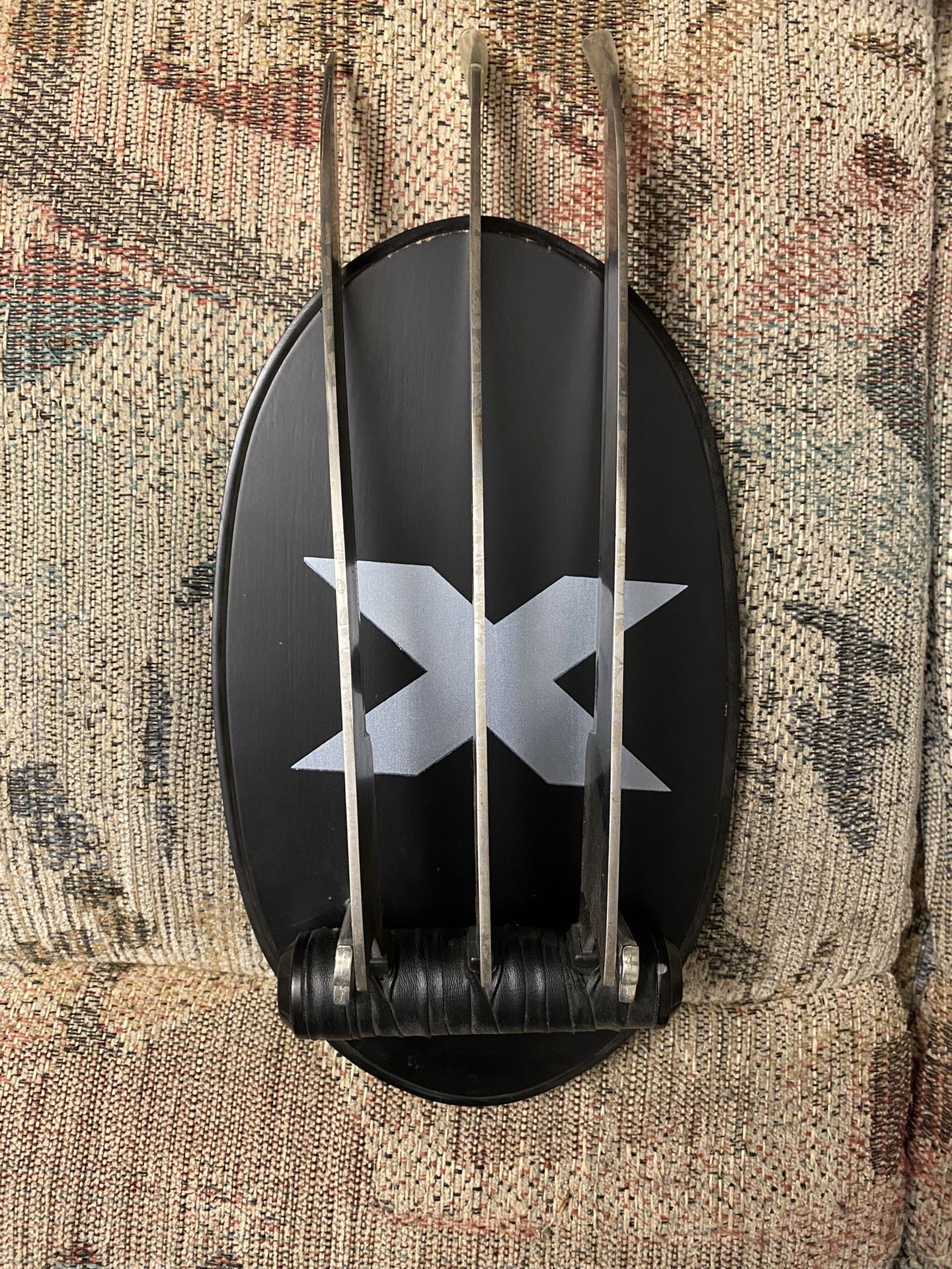 Wolverine claw with display