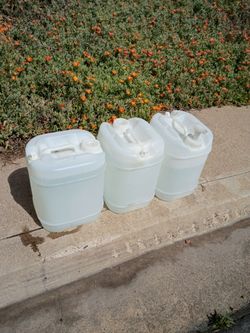 $10ea Emergency 5 Gallon Water Tank