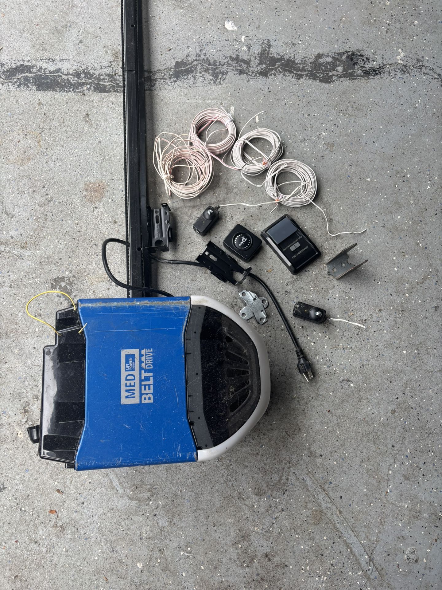 Chamberlain Group B503C Ultra-Quiet & Strong Belt Drive Garage Door Opener