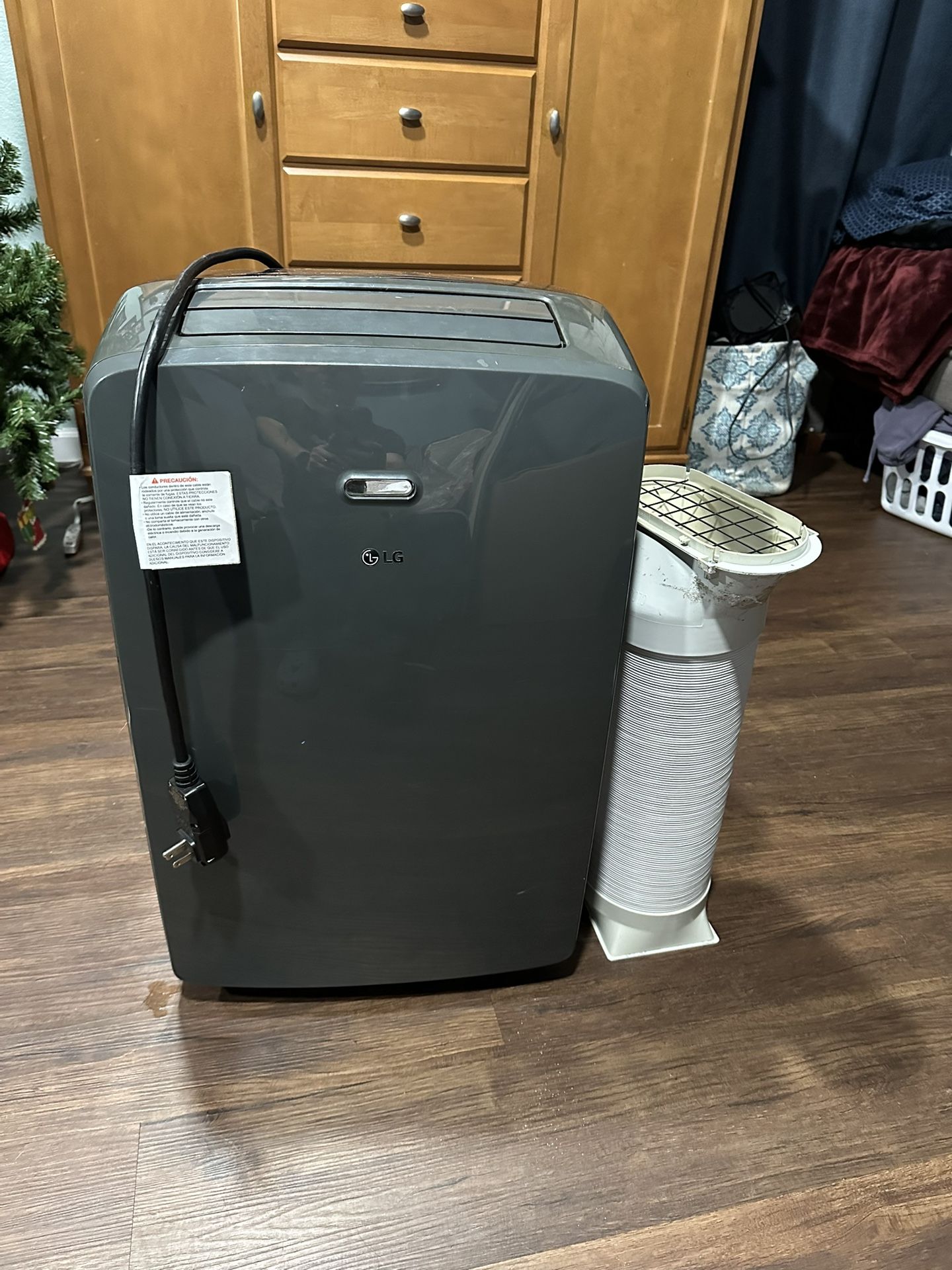 LG Portable Air Conditioner 12000 BTU