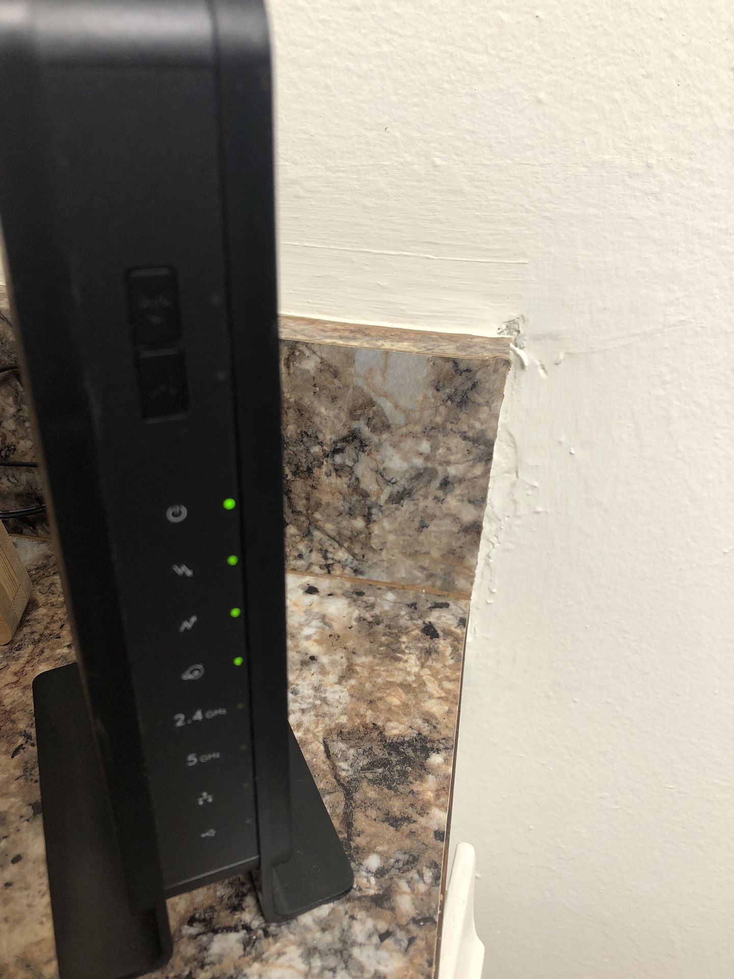 Netgear N600 Wifi Modem & Router