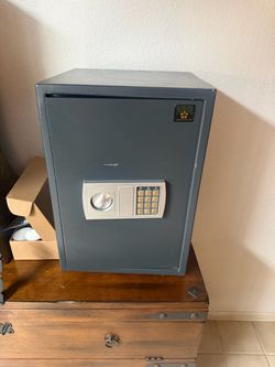 Security Safe 13x13x20 safe with shelf