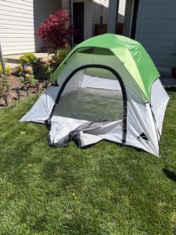 Tent ⛺️ For 3-4 people