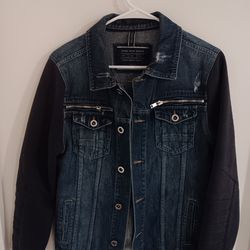 Zara man distressed denim jacket button-flap chest pockets/w unique zippered detailing above chest pockets
