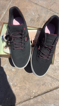 Shoes Levi they only use one time