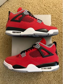 Size 10 (Brand new with box) - 2026 Air Jordan 4 retro toro bravo