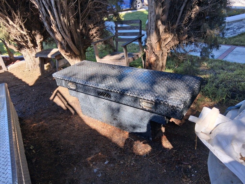 Pickup Truck Bed Tool Box