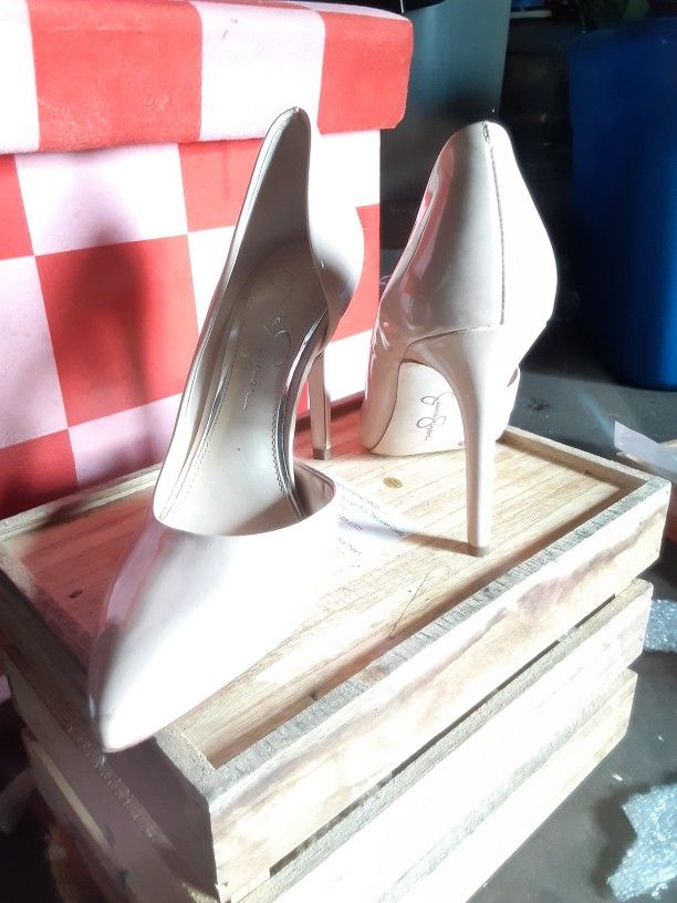 Jessica Simpson Size 8!!!