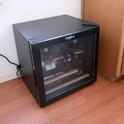 Whirlpool 2.7 cu ft 25 Bottle Wine Fridge